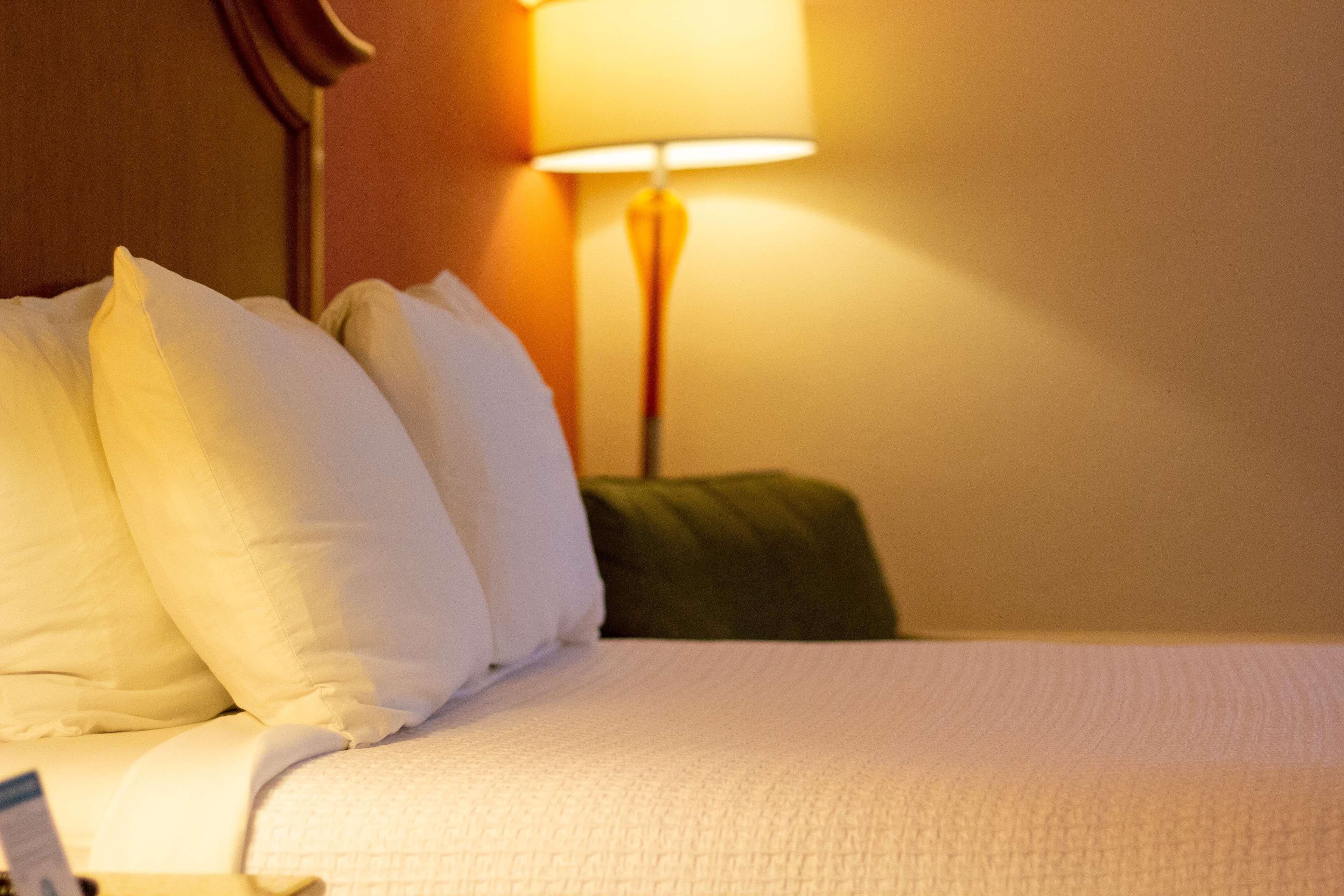 Best Western Plus A Wayfarer'S Inn & Suites Кингман Экстерьер фото