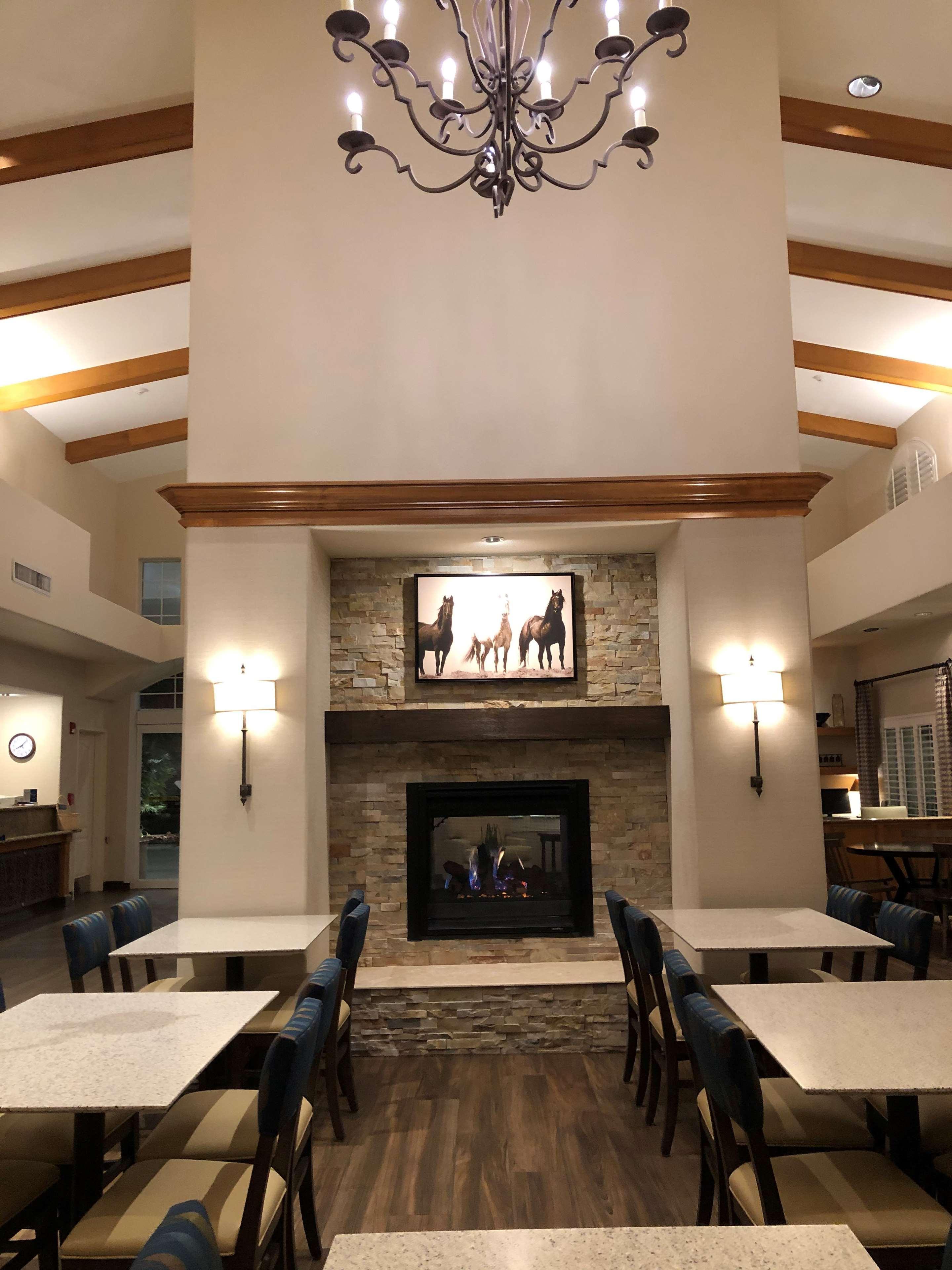 Best Western Plus A Wayfarer'S Inn & Suites Кингман Экстерьер фото