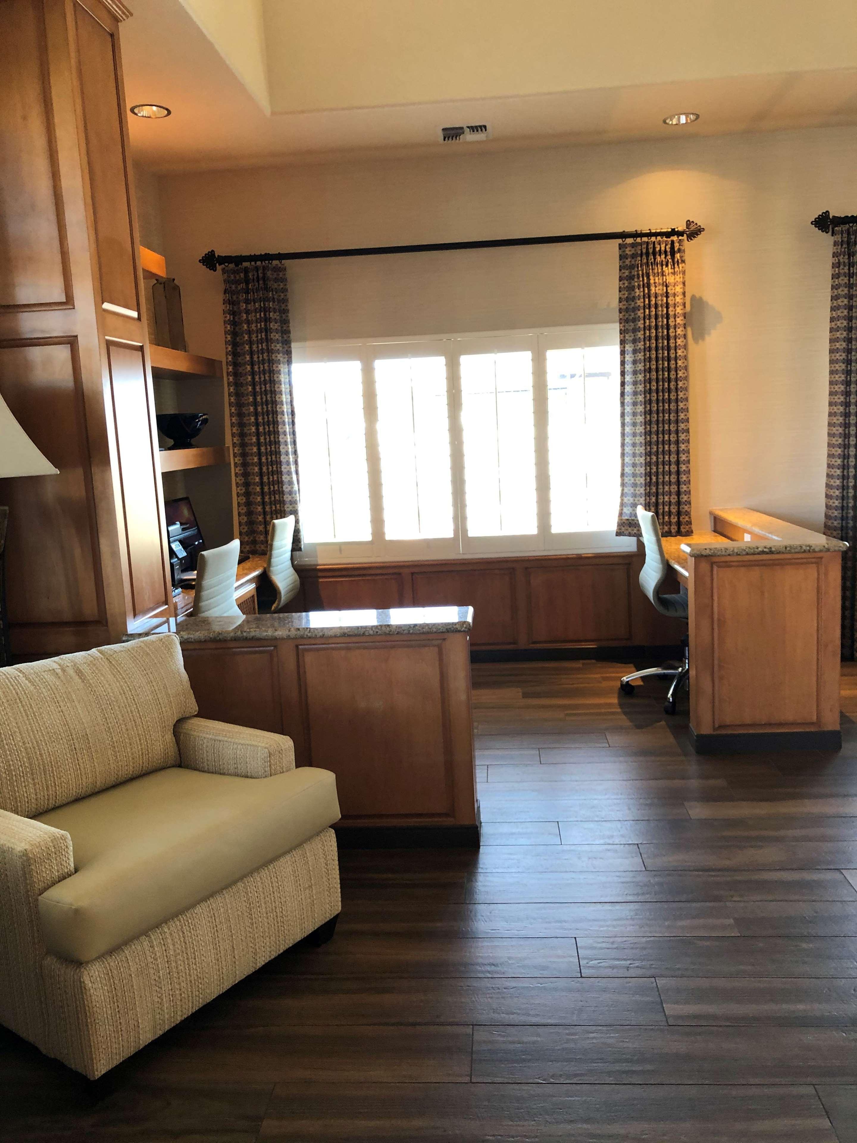 Best Western Plus A Wayfarer'S Inn & Suites Кингман Экстерьер фото