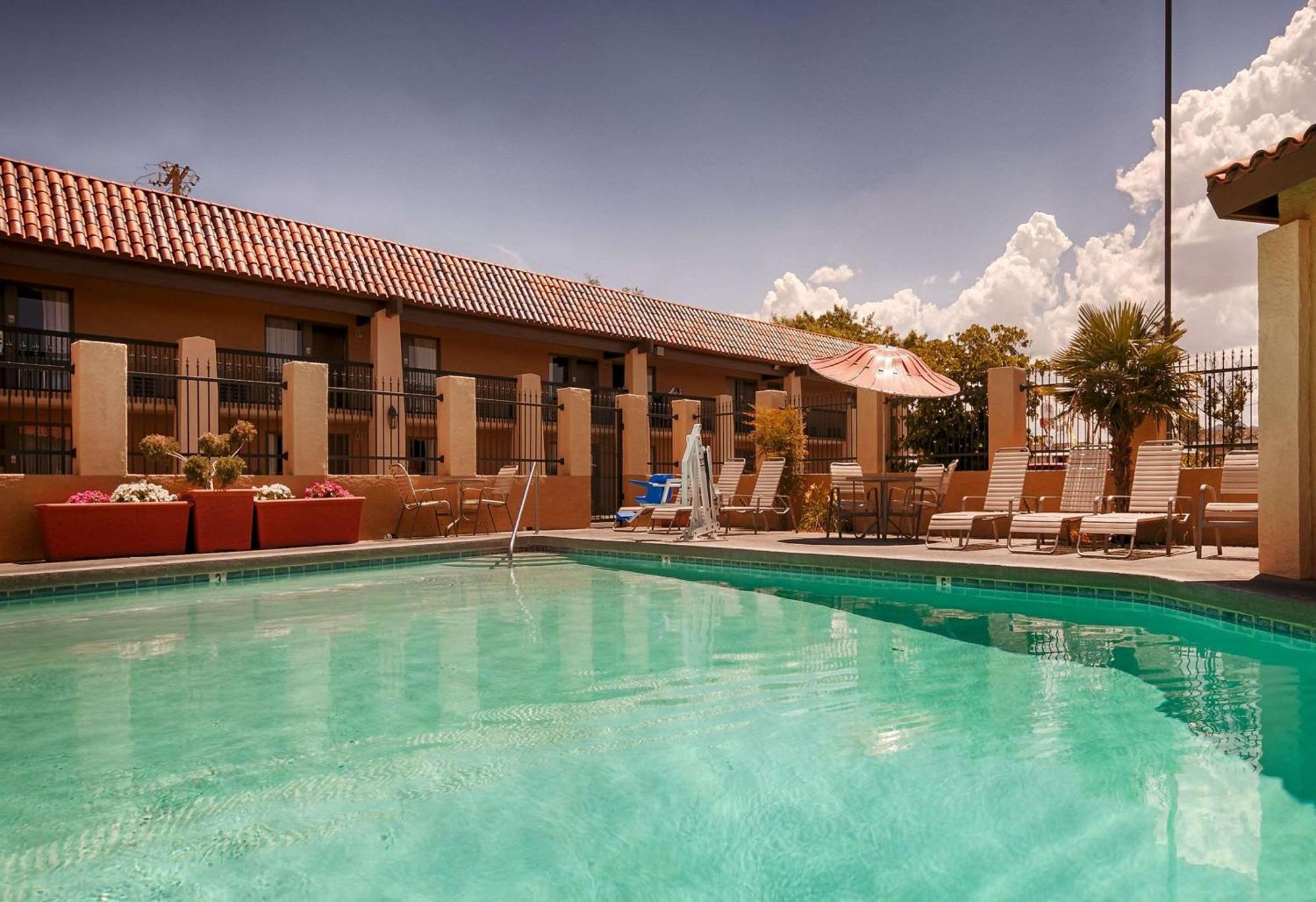 Best Western Plus A Wayfarer'S Inn & Suites Кингман Экстерьер фото
